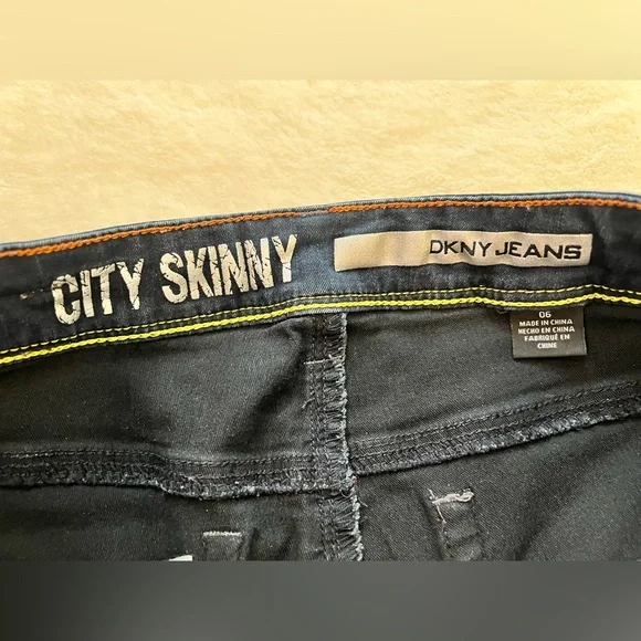 DKNY City Skinny Jeans Dark Wash Indigo Denim 6x 28 - Picture 4 of 7